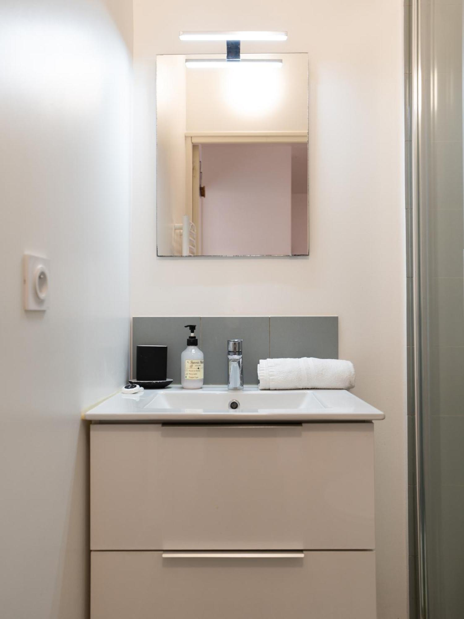 Appartement Le Refuge Urbain - Port A 2 Pas & Animaux Acceptes à Toulon Extérieur photo