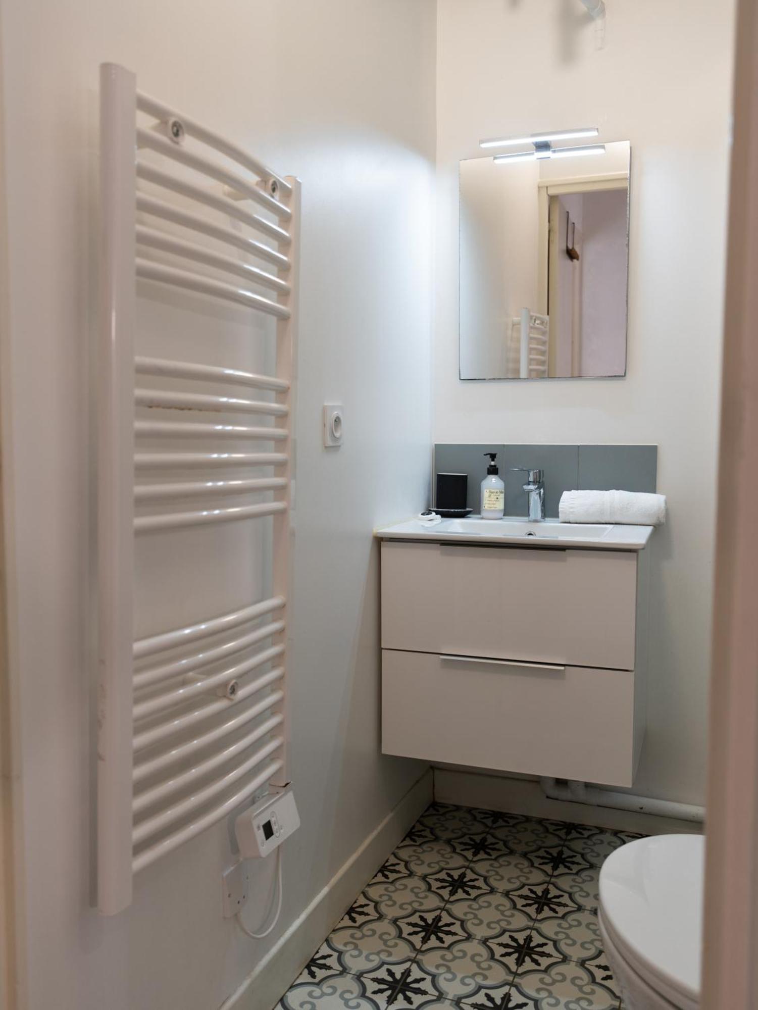Appartement Le Refuge Urbain - Port A 2 Pas & Animaux Acceptes à Toulon Extérieur photo